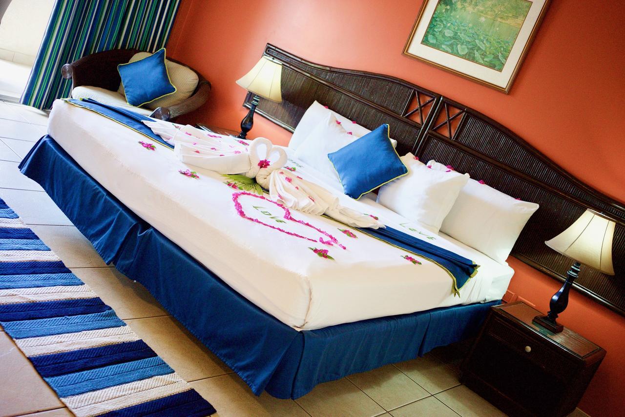 Tropikist Beach Hotel And Resort Crown Point Exterior foto