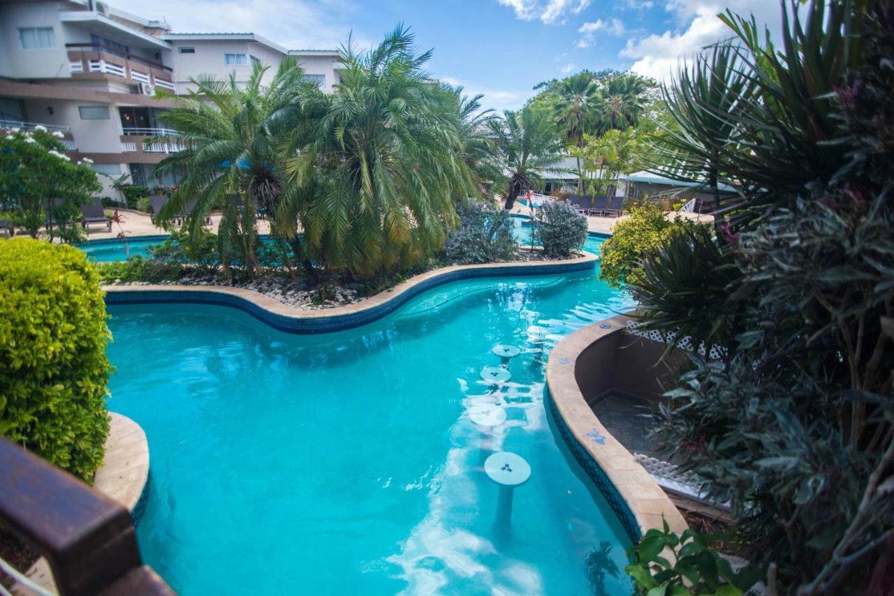 Tropikist Beach Hotel And Resort Crown Point Exterior foto